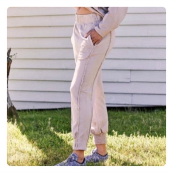 Free People WHERE THE WIND BLOWS 2 PIECE PULLOVER AND JOGGERS SET SIZE SMALL NWT - Picture 5 of 11